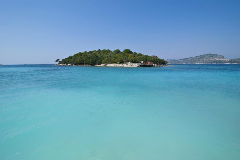 Petro'S Apartments Ksamil Exteriör bild